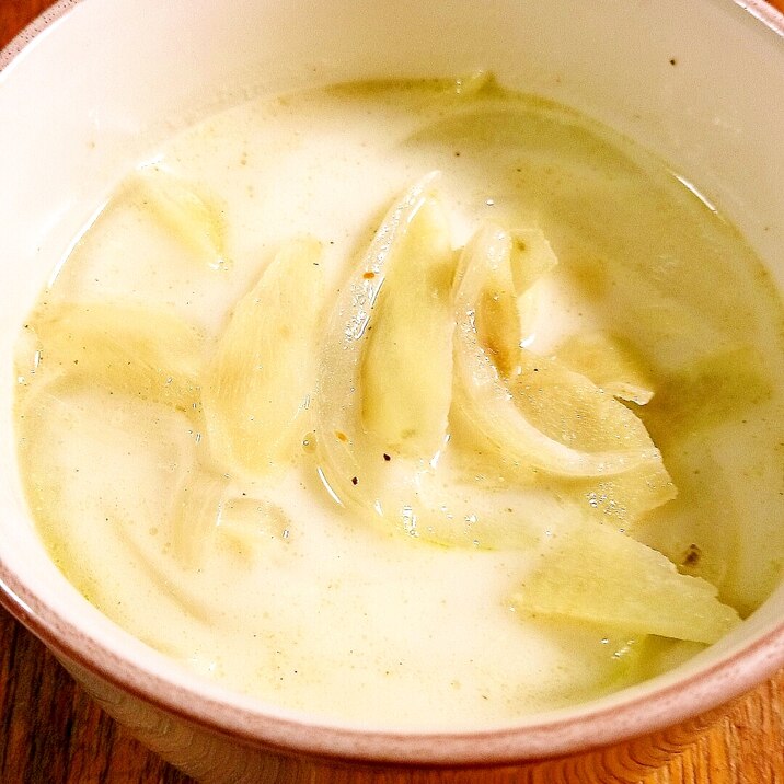 時短レシピ　ゴボウと玉ねぎの和風クリームスープ